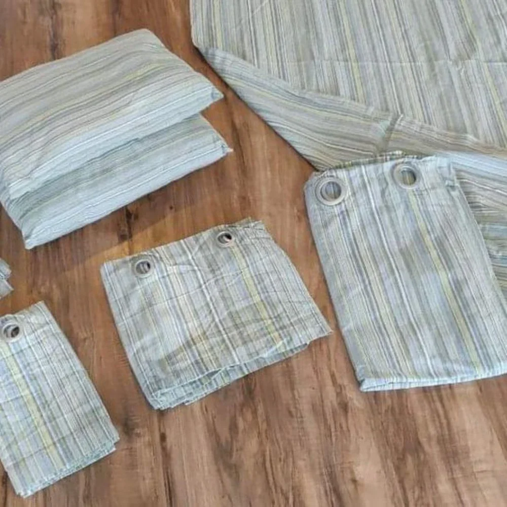 EUC Curtain and pillow set